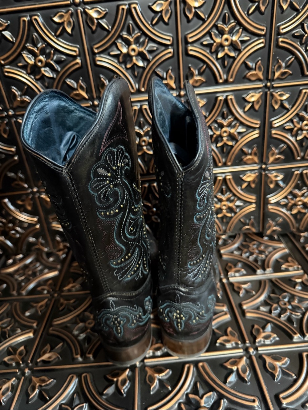 Corral Embroidered Black Leather Western Cowboy Boots - Picture 3 of 6